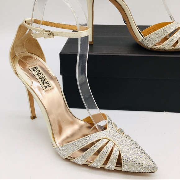 Badgley Mischka Ivory Satin Bridal Heels - Picture 16 of 16